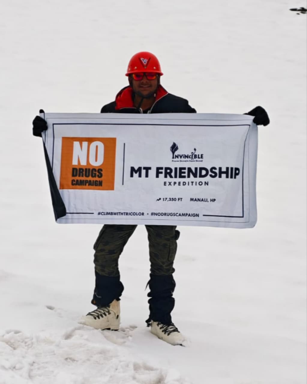 માત્ર 18 વર્ષની વયે દ્રિત દરજીએ સર કર્યો પર્વત શિખર – તિરંગા સાથે યુવાનોને મળ્યો સંદેશ